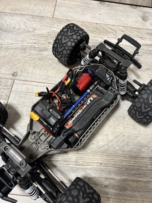 Traxxas rustler 4x4 ehd hobbywing