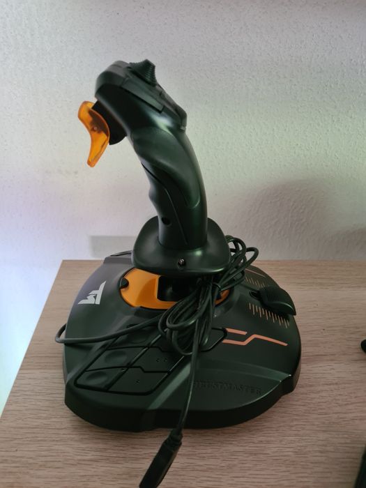 Thrustmaster T.16000