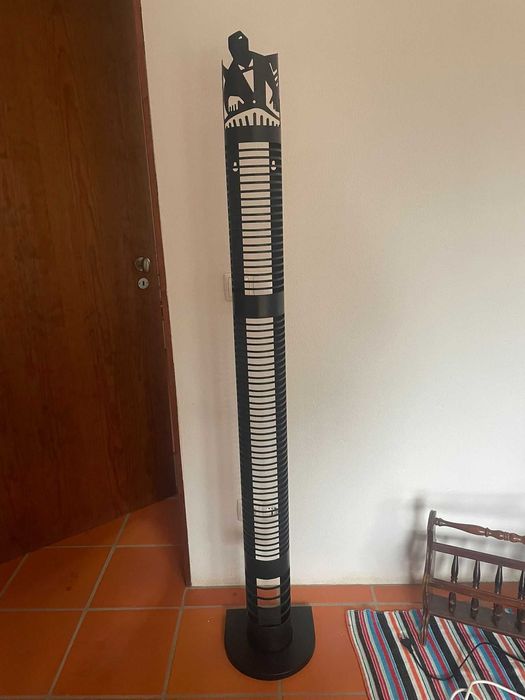 Porta CDs metálico vertical preto