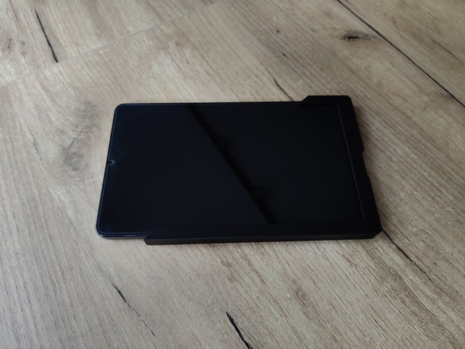 Wieszak uchwyt ścienny na tablet.