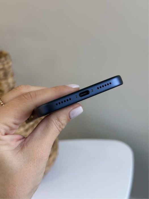 iphone 17 pro max синій