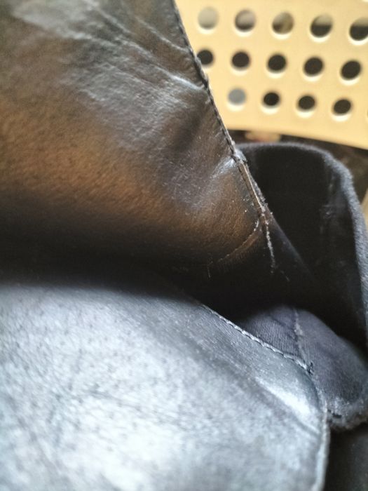 Zamszowe czarne muszkieterki