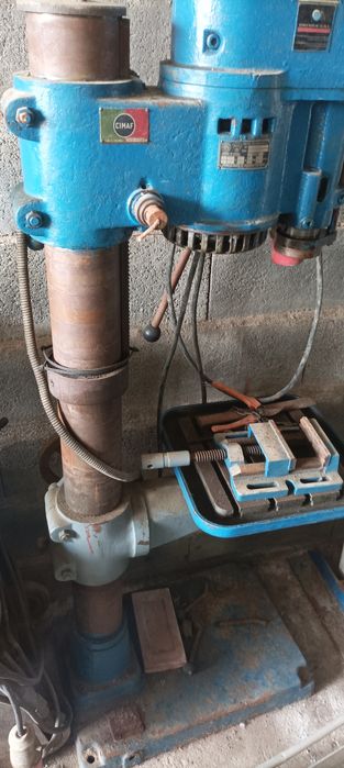 EQUIPAMENTOS DE OFICINA / Metalomecânica