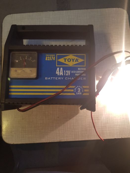 12V/  4.0A. TOYA. Ładowarka