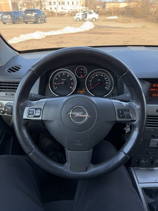 Продам Opel Astra H