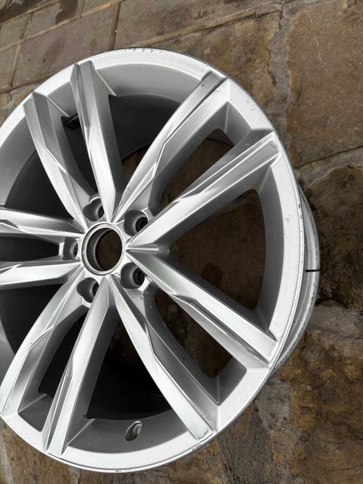 Диск колісний VOLKSWAGEN PASSAT B8 R-line 14-23 5/112 R18 під ремонт