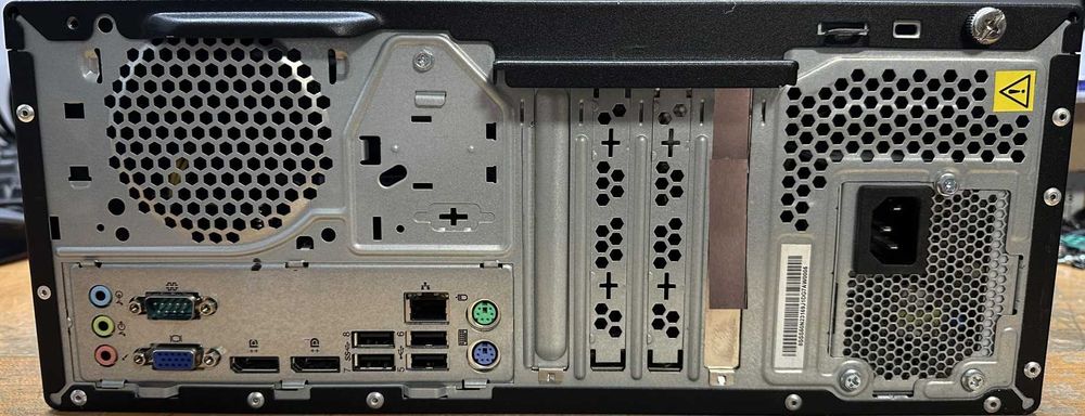 LENOVO M710t/ Intel I3-7100/ 8 GB DDR4/ ssd HDD / компактний