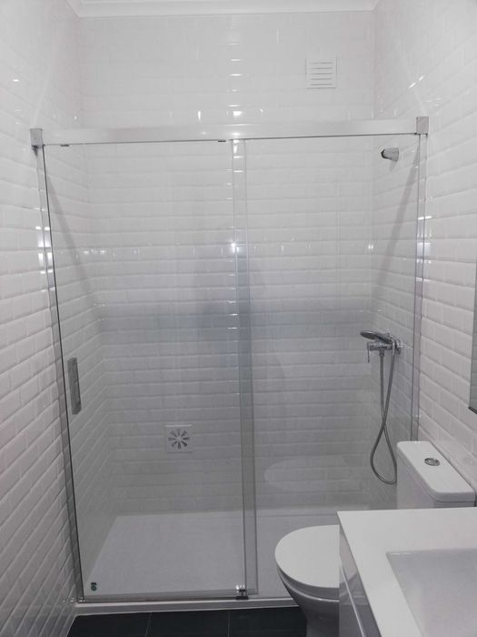 Ajuda T2 remodelado, prédio com elevador