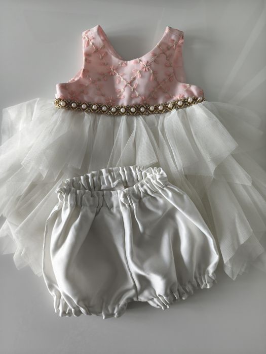 Elegancka sukienka dla dziewczynki r. 62 jak nowa