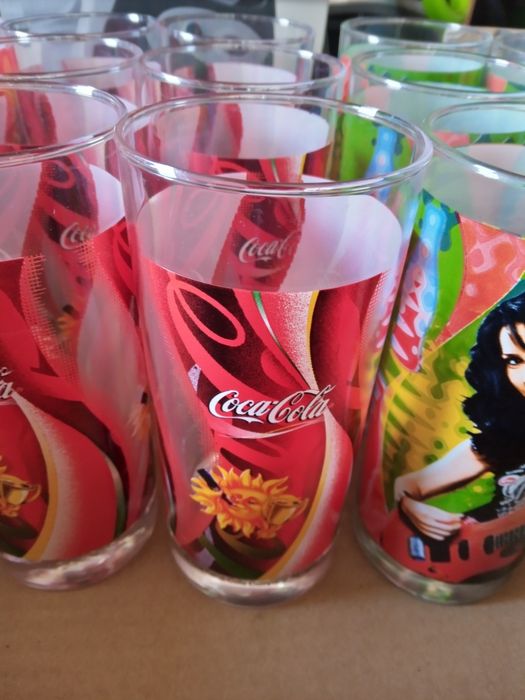 Stare szklanki Coca-Cola