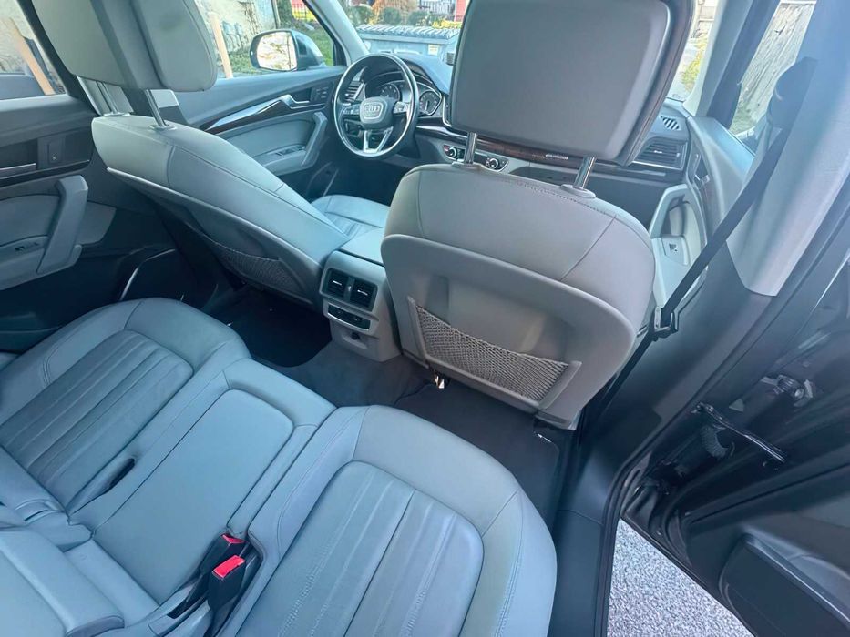Audi Q5      2020