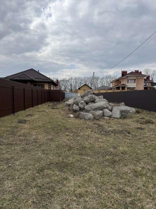 Продам земельну ділянку  біля озера с.Агрономічне