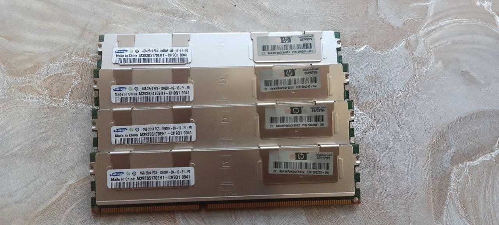 Оперативна пам'ять DDR3 4 плашки по4Gb 1333/1600MHz