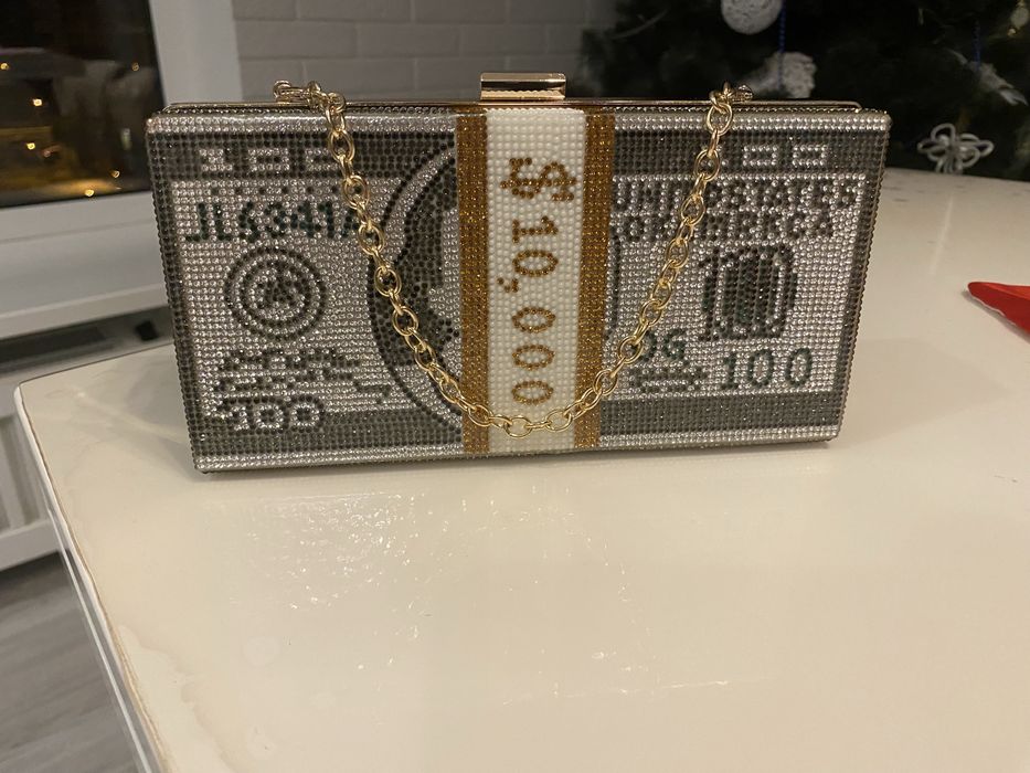 Стильний клатч у камінні