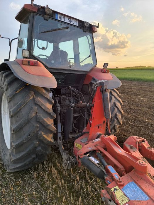 Ciągnik New Holland M135