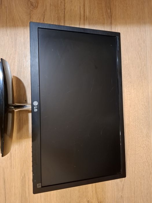 Monitor LG Flatron 24'