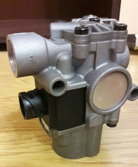 Клапан пневмотормоза WABCO