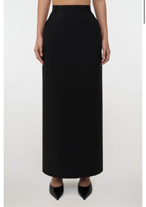 Чорна спідниця максі бренду flow
