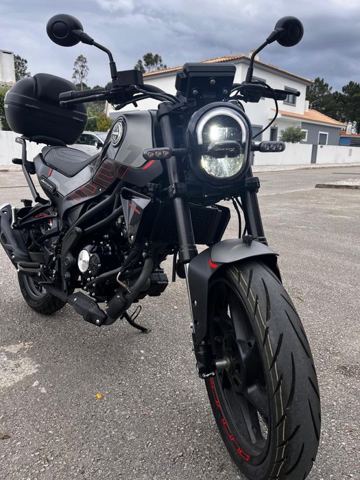 Moto Benelli Leoncino 125