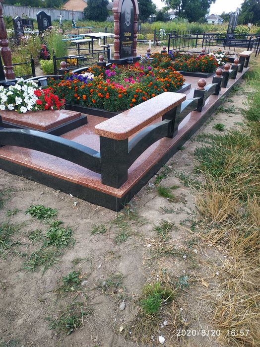 Вироби з граніту стели на пам'ятники