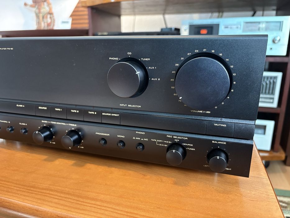 Amplificador Marantz PM 80