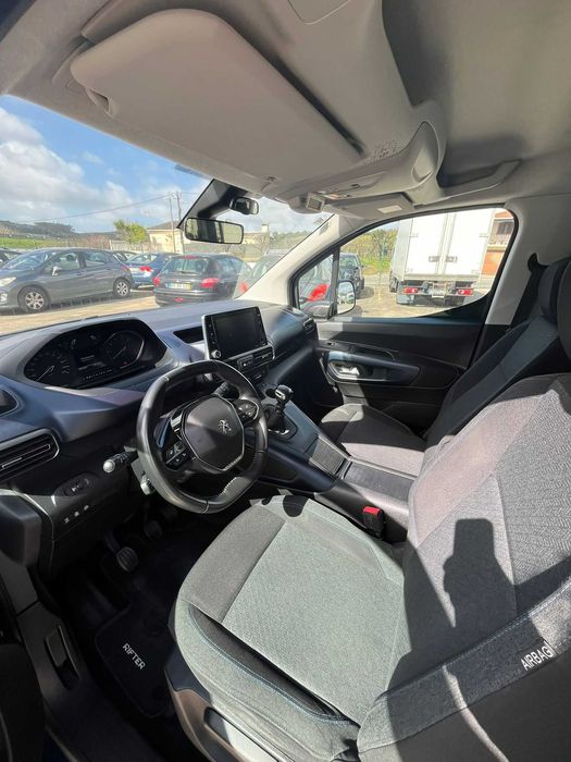 Peugeot Rifter 7Lugares + Kit Cama Casal: Ideal para Família e Vanlife