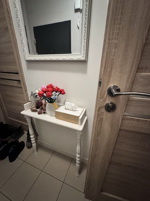 Konsola drewniana biala 82x70x21