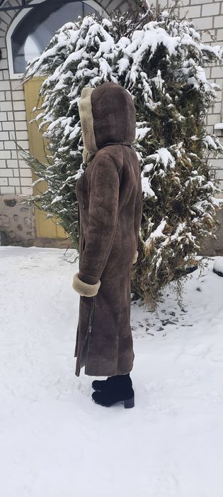 Продам      кожаний    плащ