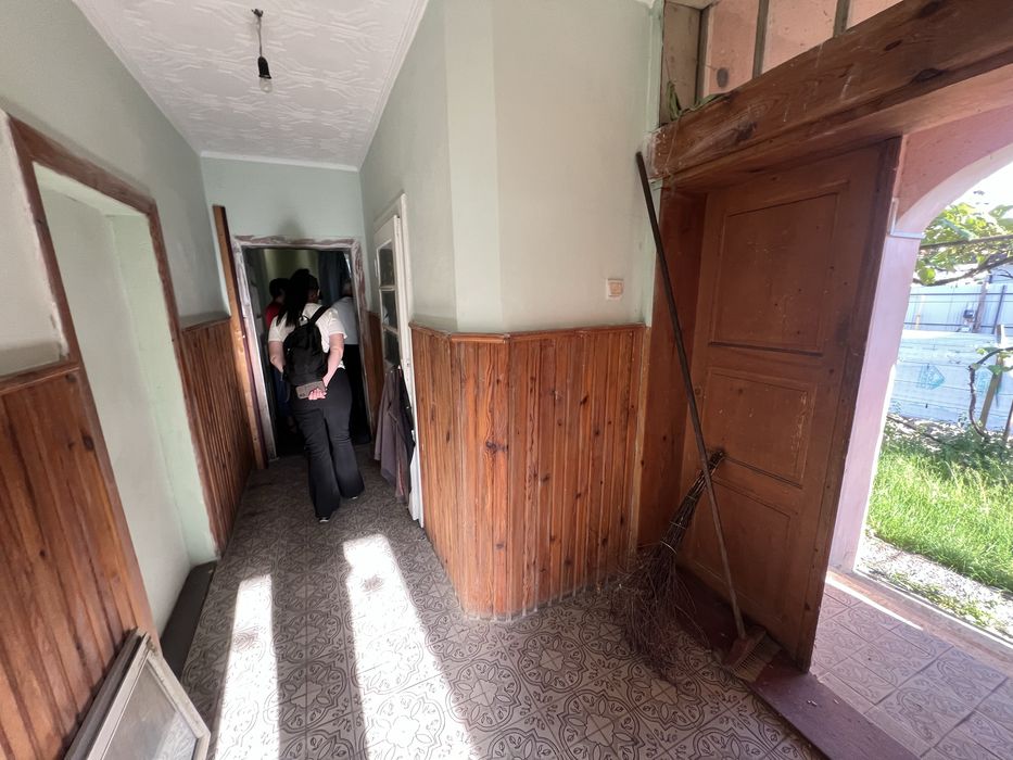 Продаж цегляного будинку