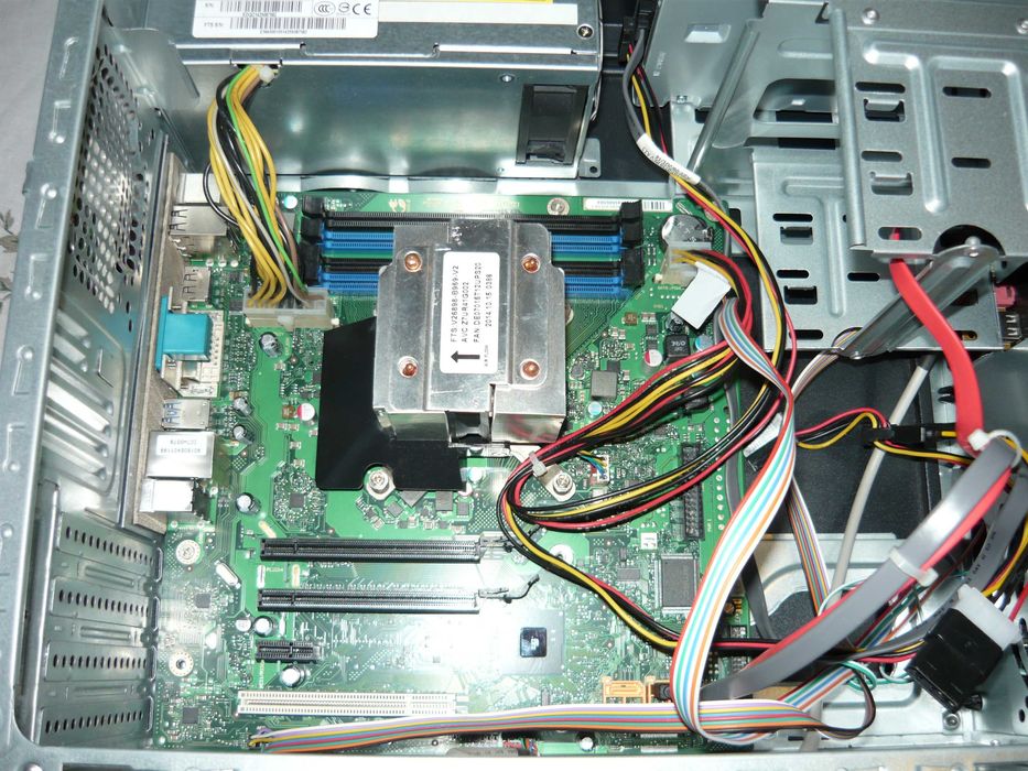 Fujitsu Komputer płyta procesor G2030 3 GHz nagrywarka DVD Asus M-disc