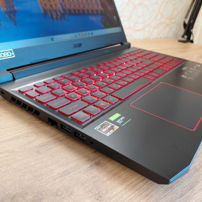 Ігровий Acer Nitro 5 IPS Ryzen 5 4600H GTX 1650 DDR4 16Gb SSD 256Gb
