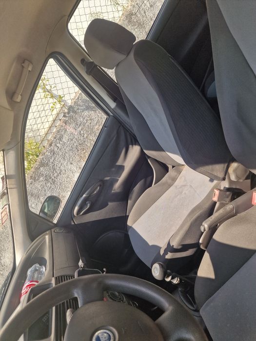 Fiat PUNTO 2005 modelo a gasolina