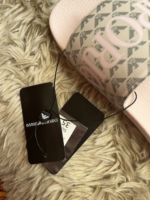 Emporio Armani klapki logowane monogram slipper pvc all over logo r 35