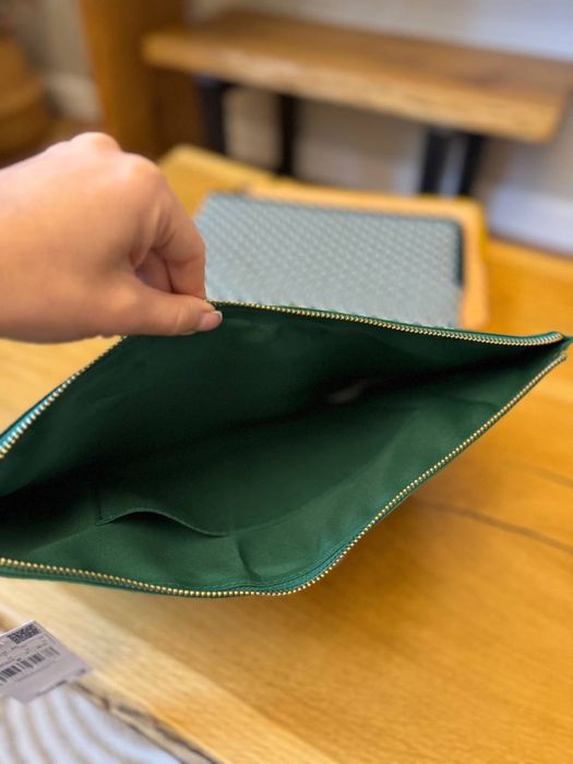 Чохол ,кейс для ноутбука Mango