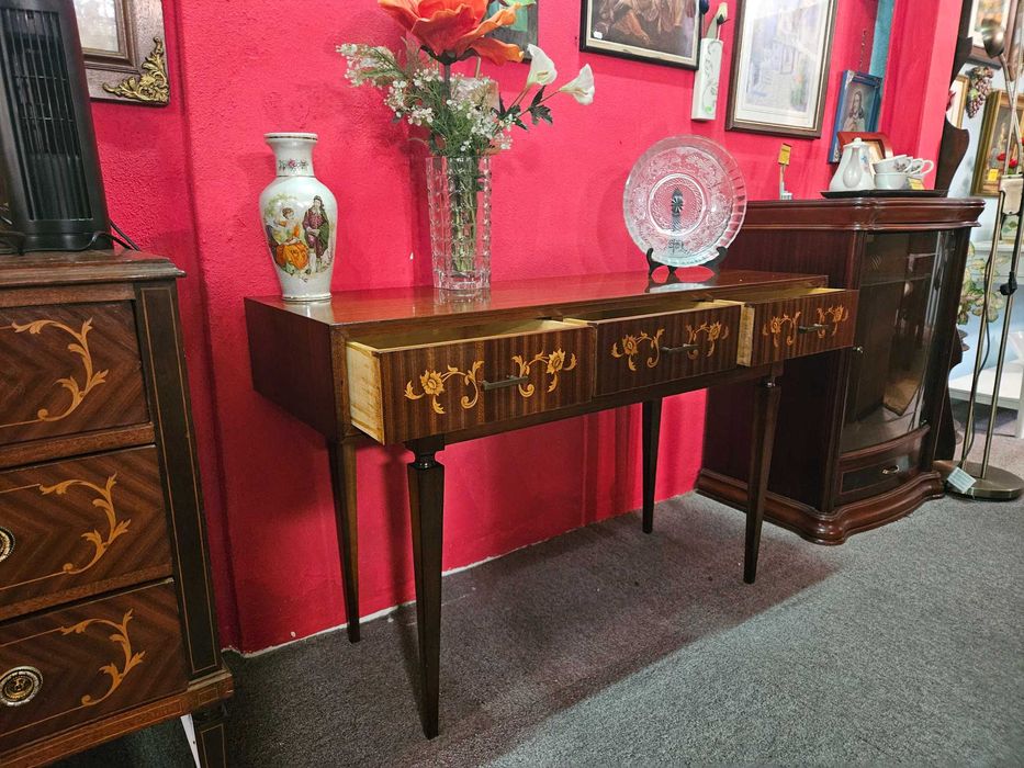 Pequeno móvel antigo em madeira - óptimo estado geral