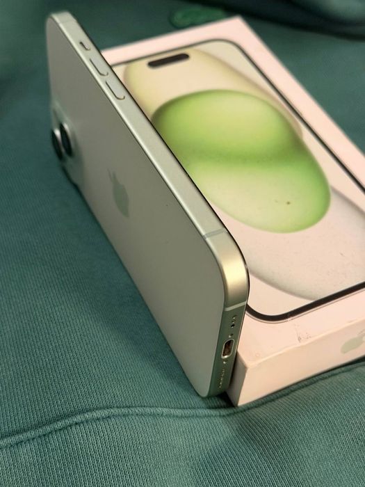 iPhone 15 128gb green