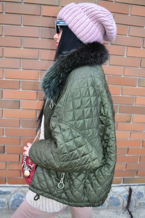 Розовая шапка с отворотом Versace