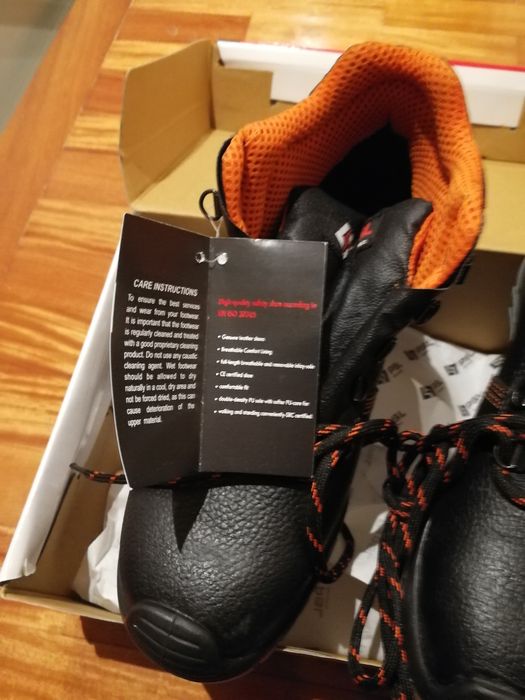 Botas de proteção novas