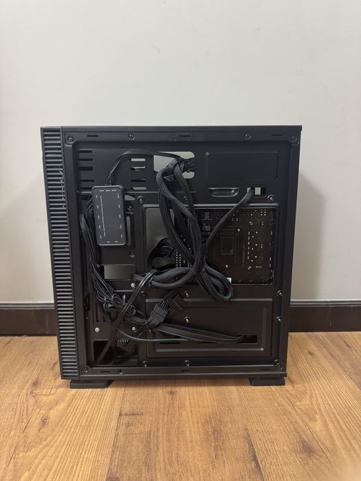 PC GAMING – GTX 1660 SUPER  i5-9400F 32GB RAM