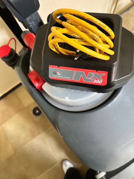 Vende-se Maquina Rotativa a Bateria, sem fios.
