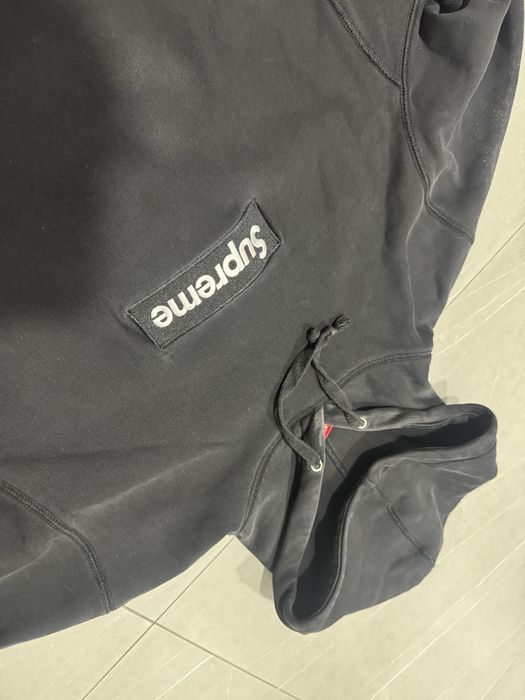 худди supreme черный