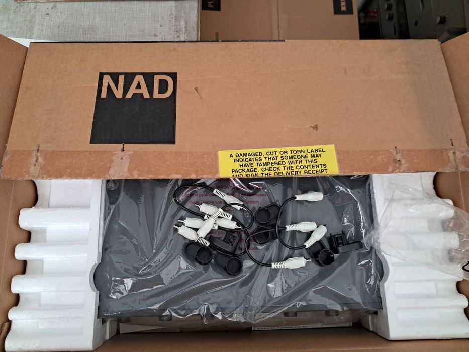 Pre amplificador de distribuição NAD 911