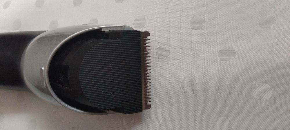 Продам машинку для стрижки Philips