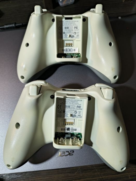 Оригінальні геймпади до Xbox 360 та Xbox one