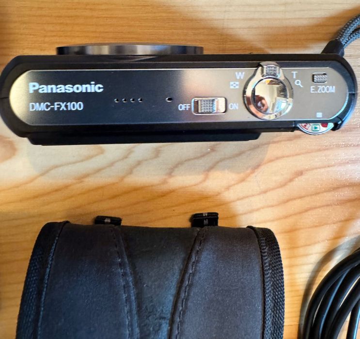 Máquina Fotográfica PANASONIC LUMIX DMC-FX100