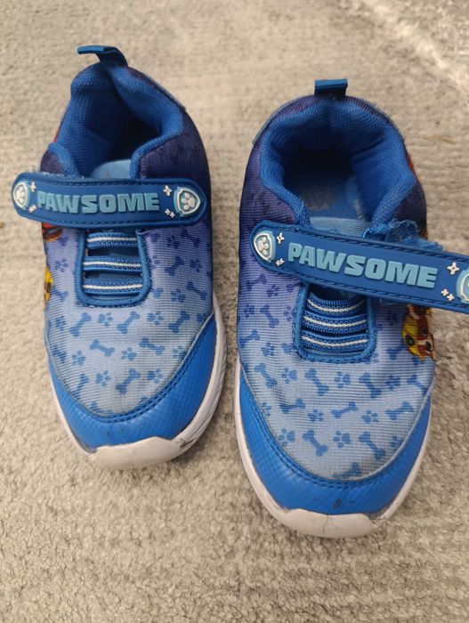 Buty swiecace na rzepe