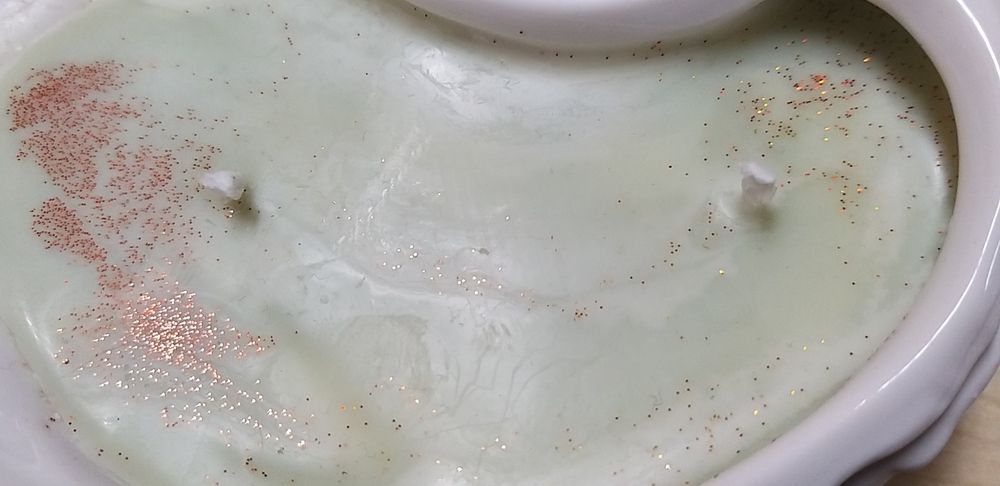 Vela aromática em cerâmica.