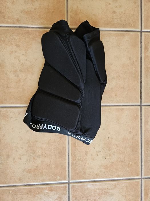 Protective shorts skate