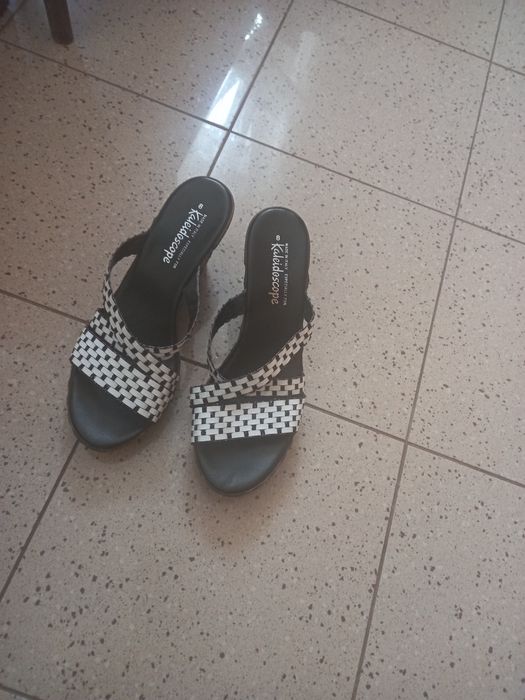 Eleganckie klapki damskie