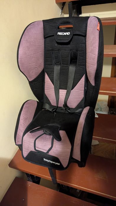 Німецьке автокрісло Recaro Young Expert Plus (9-18 кг)